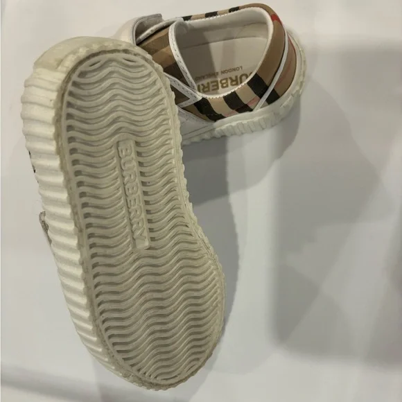 Kids/Toddler check with white leather strap Burberry Sneakers size